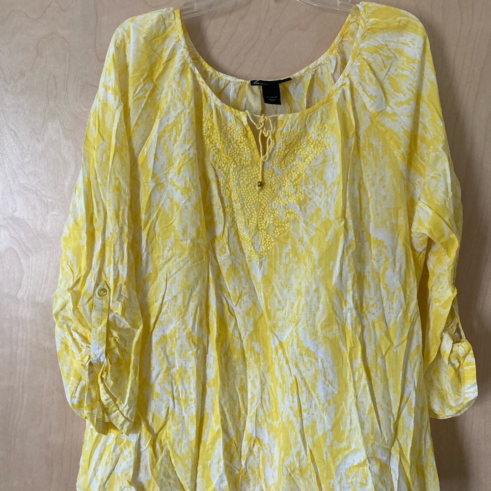 Lane Bryant Semi-Sheer Yellow and White Patterned Tunic Women’s Size 22/24 2XL